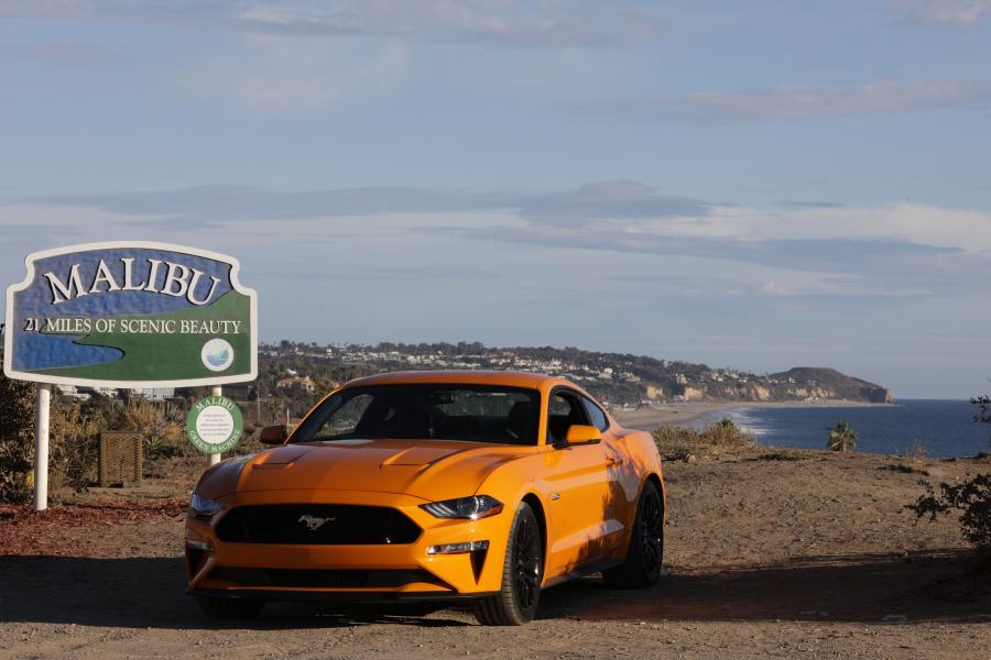  Ford Mustang GT Fastback 2017 года  (NA) (фото 26 из 40)